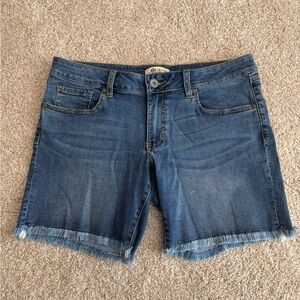 Cabi Women's Blue Denim Shorts NEW-NEVER WORN (No Tags)
